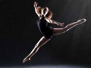 踊りやすくなる!バレエシューズおすすめ5選(選び方、お手入れ方法(洗い方)、買いかえどき等も解説)